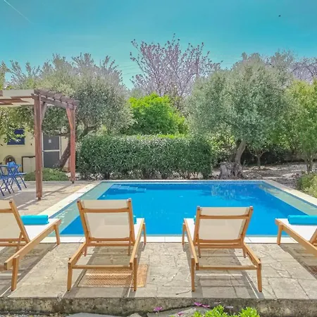 Lemon Tree With Private Pool *