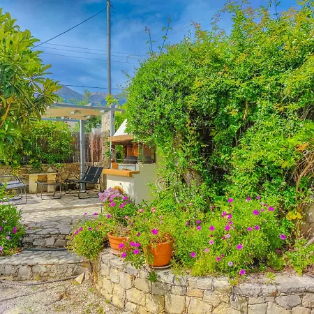 Willa Lemon Tree With Private Pool *