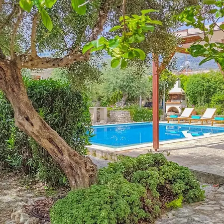 Lemon Tree With Private Pool