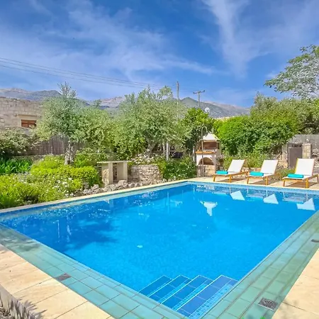 Lemon Tree With Private Pool Willa *